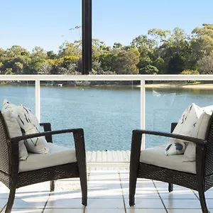 Riverfront With Jetty, Ideal For Families , Noosa Heads Australia