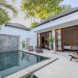 Manis La Bora In , Seminyak (Bali) Indonesia